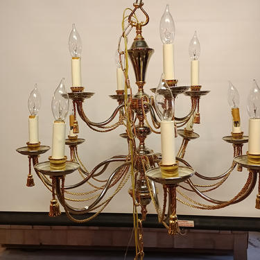 Contemporary 12 bulb chandelier