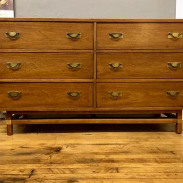 Walnut &#038; Brass 6 Drawer Dresser by Hickory Furniture Co. 1970&#8217;s