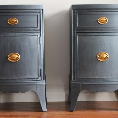 AVAILABLE ***Pair/Set nightstands/accent tables/end tables 