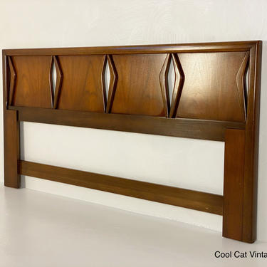 Walnut King Headboard by United Furniture Company, Circa 1960s - *Please see notes on shipping before you purchase. 