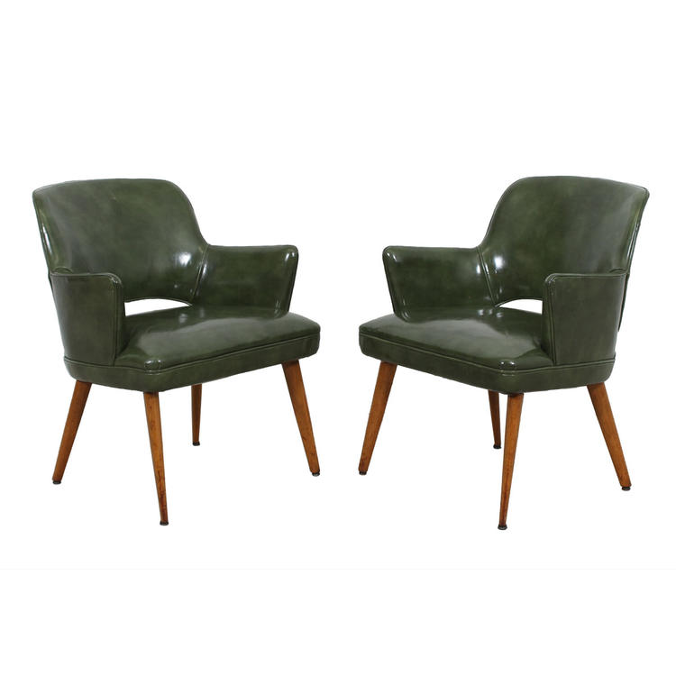 Pair of Knoll Saarinen Executive Style Chairs in Green
