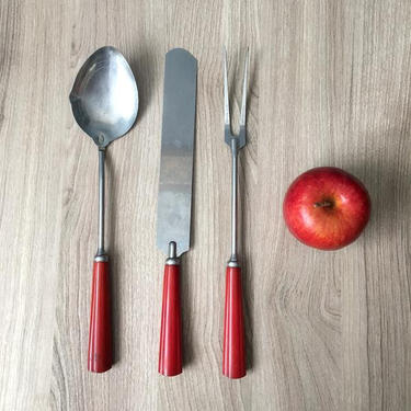 Red bakelite handle kitchen utensils - spatula, spoon, fork - vintage 1940s 