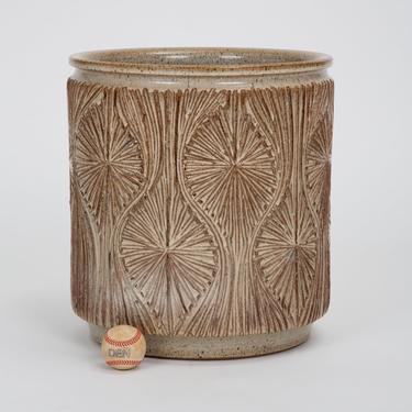 Incised “Teardrop Sunburst” Planter by Robert Maxwell and David Cressey for Earthgender