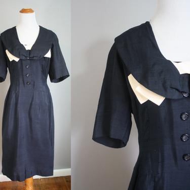 1950's Silk Dress // Wiggle Style with Bow // Small 