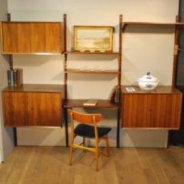 15407 Mid Century Modern Rosewood Reol System Wall Unit, circa 1960