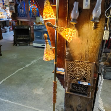 Vintage tension pole lamp 80 1/2