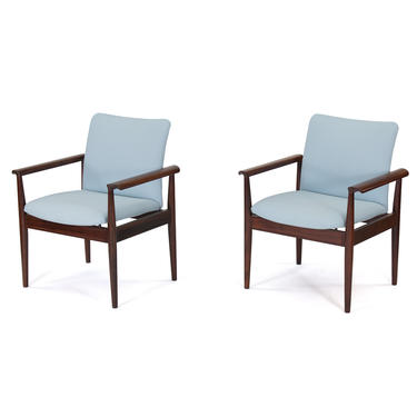 Vintage Pair of Finn Juhl Diplomat Armchairs in Rosewood. 1960s. Free Shipping 
