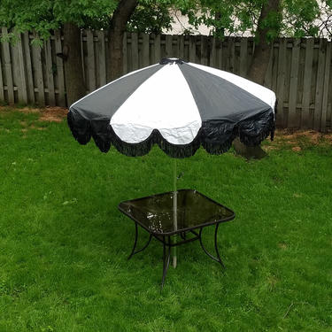 Groovy Sunmaster Black and White Fringe Patio Umbrella 