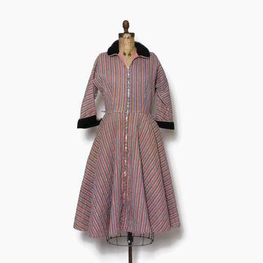 Vintage 40s DRESSING GOWN / 1940s - 50s Quilted Stripe Zip Front Hostess Dress 