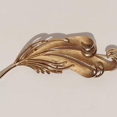 Vintage Crown Trifari Art Nouveau Leaf Flower Brooch Pin Costume Jewelry 1&quot; 