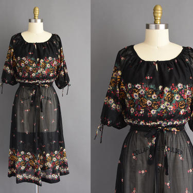 1970s vintage dress - Vintage black floral print off the shoulder summer dress - Size Small Medium - 70s dress 