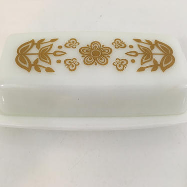 Vintage Pyrex Butterfly Gold Butter Dish Yellow Flowers Leaves Glass Mid-Century Retro Made in USA Ovenware 