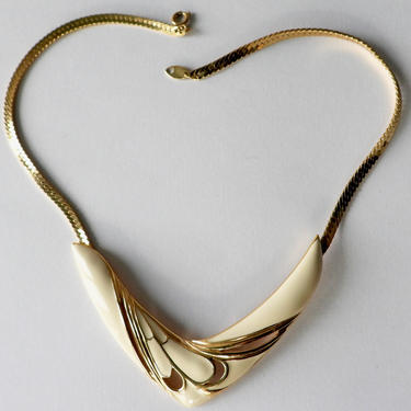 Modernist Trifari Enamel Necklace 