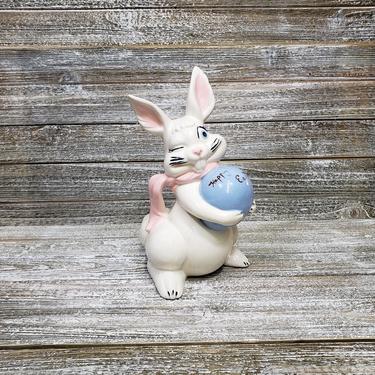 Vintage White Easter Bunny, Atlantic Mold Ceramic Rabbit, Winking Bunny with Egg, Vintage Home Decor, Easter Decoration, Vintage Holiday 