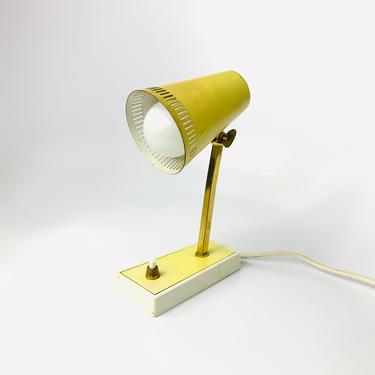 Amazing Mid Century Table Lamp in Yellow 