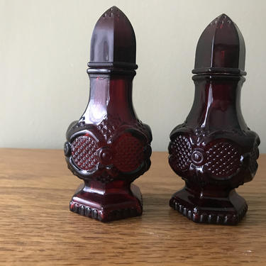 Avon  Cape Cod Cranberry Glass Salt and Pepper Shakers 