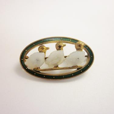 Antique Victorian Gold Plated Emerald Green Enameled Delicate Brooch Pin with Sweet Playful Ducks in a Row White Glass Feather Details 