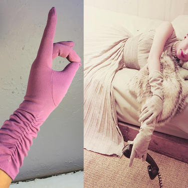 Look Up There Ladies - Vintage 1950s Orchid Lilac Nylon Ruched Over Wrist Gloves - 6 1/2  to 7 