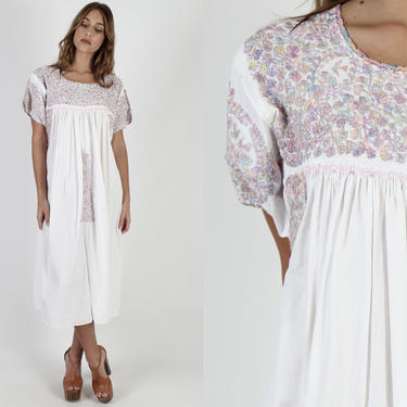 White Womens Oaxacan Maxi Dress Vintage 70s Cotton Mexican Pastel Floral Hand Embroidered Long Made In Mexico Quinceanera Dress 