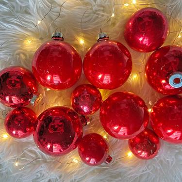 Vintage Set of 12 Red Glass Ornaments // Red Christmas Tree Bulbs // Red Holiday Ornament // Vintage Christmas Decor - R2 