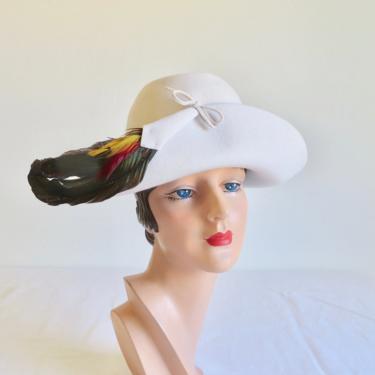 Vintage 1970's White Felt Fedora Cloche Style Hat Large Feathers Trim Flipped Up Brim Bow Thomas Crown Affair Faye Dunaway 70's Millihery 