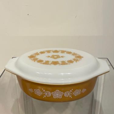Vintage Pyrex &quot;Butterfly Gold&quot; Oval Lidded Casserole  Dish - Collectible Kitsch 