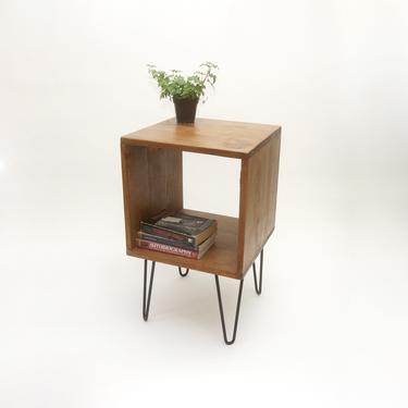 Simple Square Nightstand, Side table with Hairpin metal legs, Reclaimed Pine Wood - Brown 