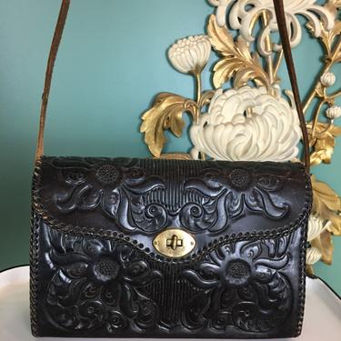 1940s shoulder bag, vintage purse, black tooled leather, rockabilly style, vlv, southwestern purse, 1940s purse, 40s accessories 