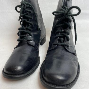 Black leather boots~ Born lace-up ankle booties chunky soles stacked heel stylish grunge androgynous style size 9 