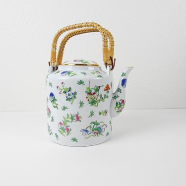 Chinese Porcelain Teapot / Vintage Floral Pattern Teapot 