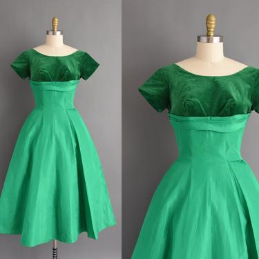 vintage 1950s dress - kelly green short sleeve | Simplicity is Bliss - Long Beach, CA | ATTIC vintage 1950s dress - kelly green short sleeve | Simplicity is Bliss - Long Beach, CA | ATTIC