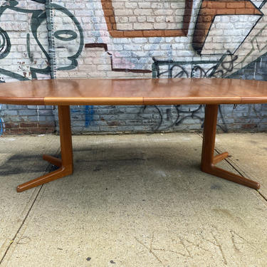 Vintage mid century modern danish dining dinner table teak 49&amp;quot; round beautiful with 2 leaves 