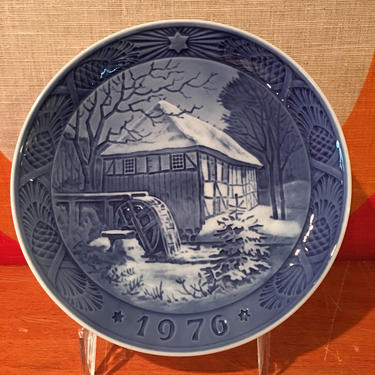 1976 Royal Copenhagen Limited Edition Plate, Vibæk water-mill, Blue and White Porcelain Plate, Wall Hanging Collectible Annual XMas Plate 