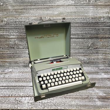 1960s Vintage Montgomery Ward Typewriter, Signature 300 Olive Green Typewriter w/ Storage CASE, Manual Desktop, Mid Century, Vintage Office 