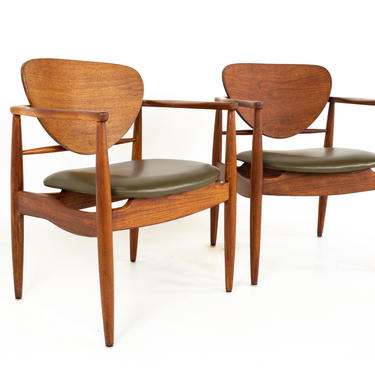 Hans Wegner Style Mid Century Wood Back Side Chairs - Pair - mcm 