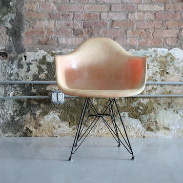 Original Rope Edge Eames Arm Shell in Red