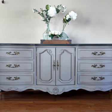 SOLD TO BENJAMIN - Vintage Thomasville Buffet, Sideboard, Credenza, Gray and Black French Country Console - French Provincial Dresser 