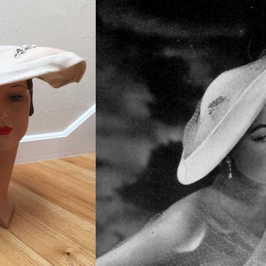 Capucine Had Her Look - Vintage 1950s Light Pink Beige Clam Wide Brim Hat w/Netting Floral Buds 