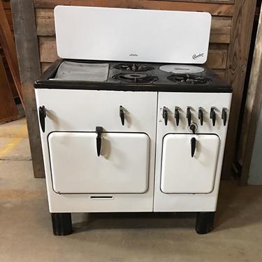Vintage Chambers Series &quot;A&quot; gas stove with Thermowell and Griddle/Broiler. In very good condition AND IT WORKS. Only $300 for a classic range that is built to last! 