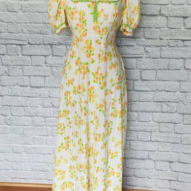 Vintage 70s Floral Empire Waist Dress // Puffed Sleeves Floor Length 