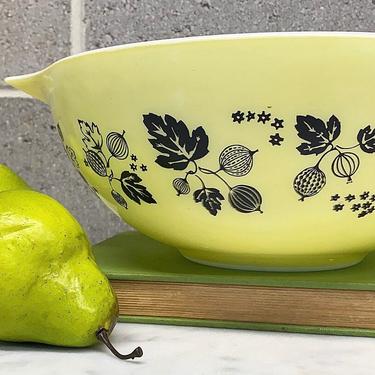 Vintage Pyrex Mixing Bowl Retro 1960s Yellow Gooseberry + #444 + 4 Quart Size + Ceramic + Nesting Bowl + MCM Kitchen Decor and Storage 