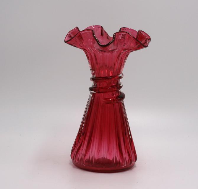 vintage Fenton cranberry glass vase wheat pattern 