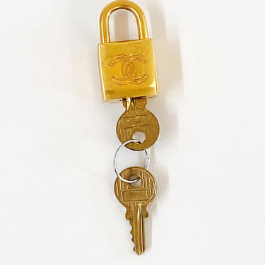 Vintage 90's CHANEL CC Monogram Logo Letter PADLOCK Lock Charm Pendant Necklace Jewelry Keychain 