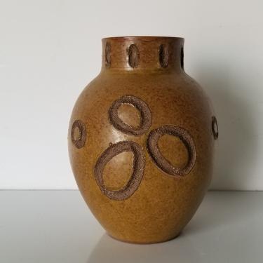 Vintage Toyo Ikebana Incised Bioform Design Art Pottery Vase. 