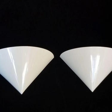 Pair of Vintage C. 1970s French Postmodern Curved Triangular Conical White Enamel Metal Wall Sconces by Amilux Luminaires 