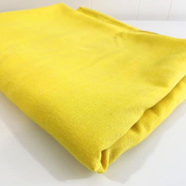 Vintage Solid Yellow Tablecloth Textured Sunshine Bright Sunny Mid-Century 1970s Retro Table Cloth Dining Room Kitchen Home Decor 