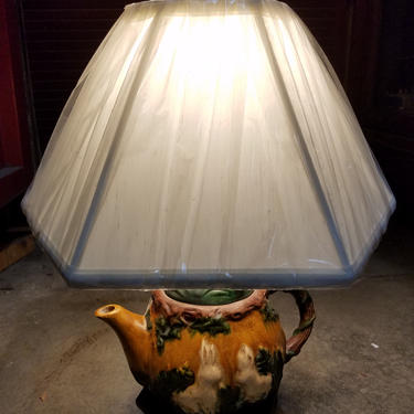 Vintage White Rabbit Teapot Table Lamp