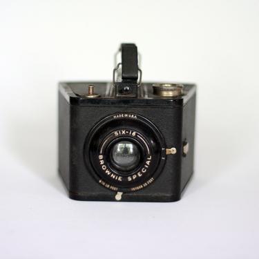 vintage brownie six 16 camera 