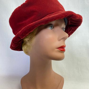Ruby red velvet Bucket hat~ 90’s trends red plush soft velvety hats~ Y2K clueless vibes~ floppy slouchy arthoe girl 