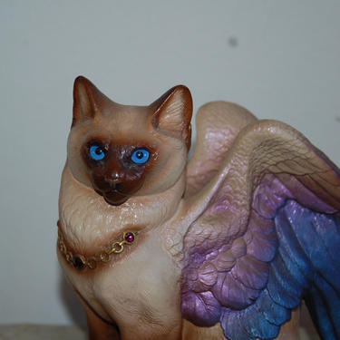 Beautiful Windstone Editions 1992 Large Pena Blue Eyed, Purple and Blue Bird Wing Siamese Cat ~ Small Scratch on Leg 